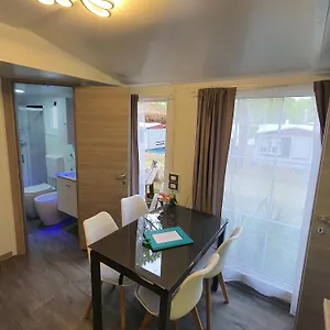  Campeggio Luxury Caravan At Union Lido Italia